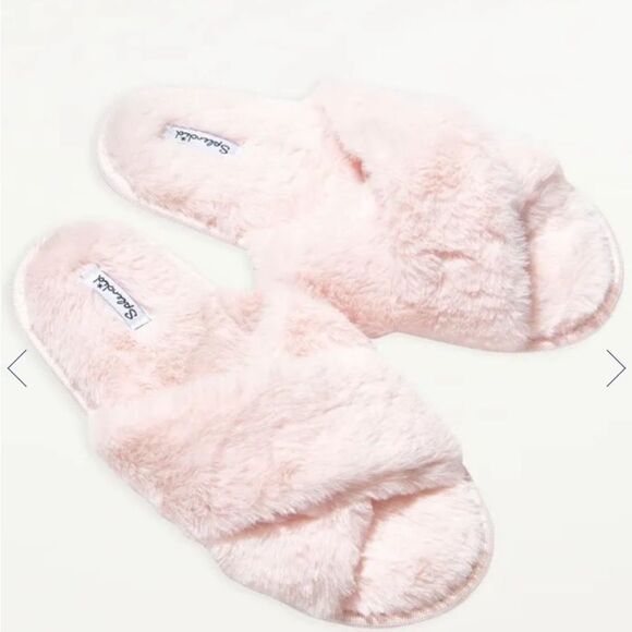 Splendid Faux Fur Slippers! - Picture 2 of 7